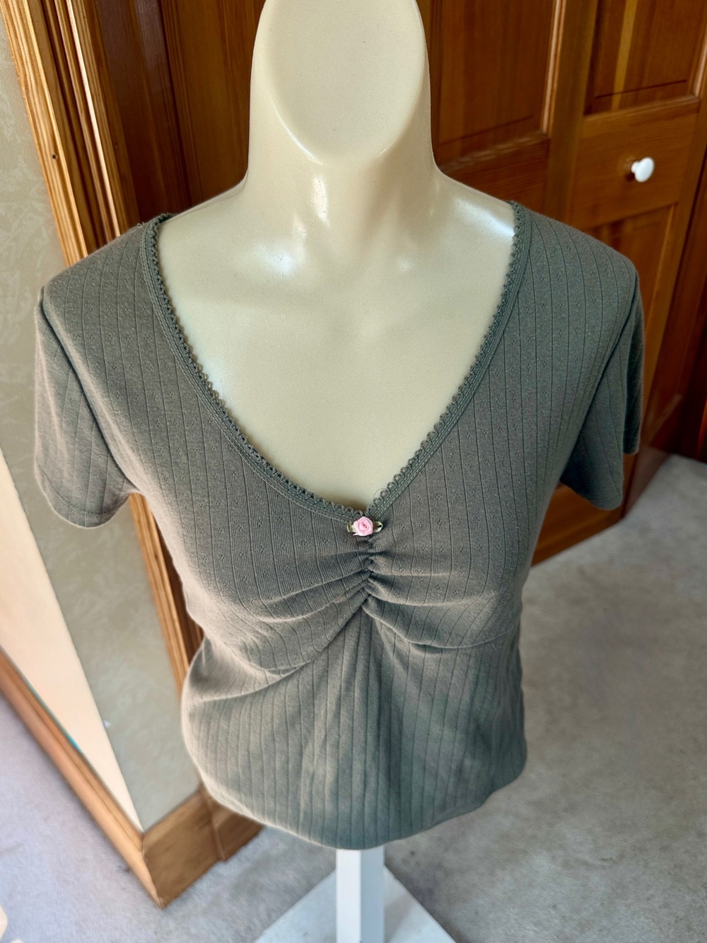 Hippie Rose Olive Green V-Neck Ruched Short Sleeve Top with Rose Accent. NEW!